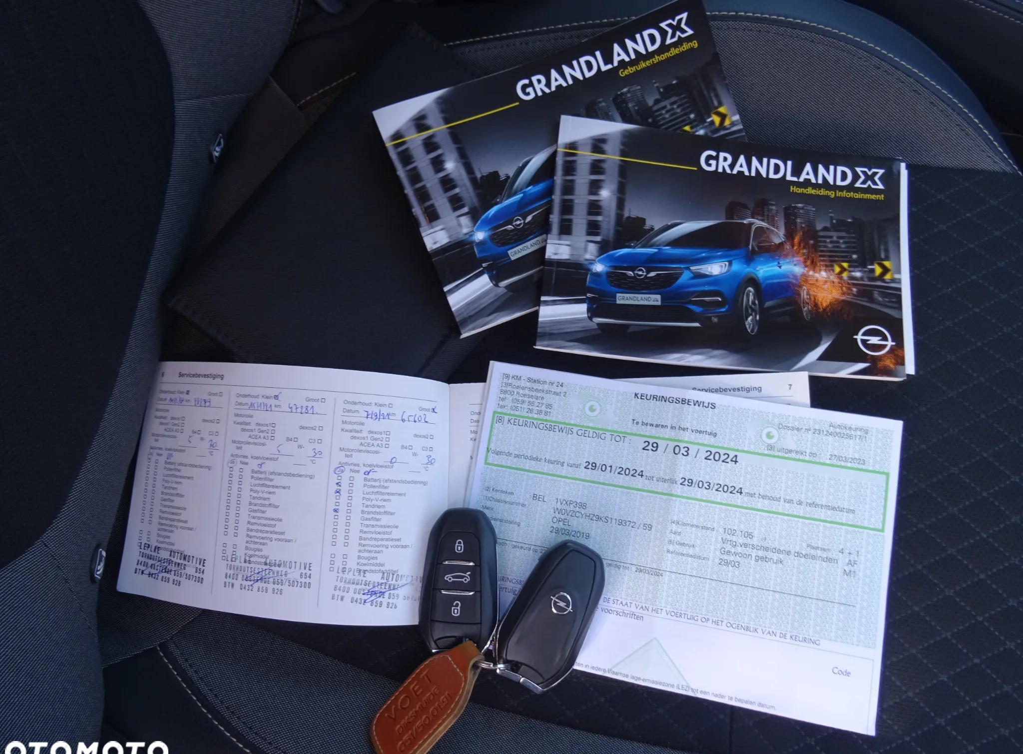 Opel Grandland X cena 72900 przebieg: 116000, rok produkcji 2019 z Puławy małe 326
